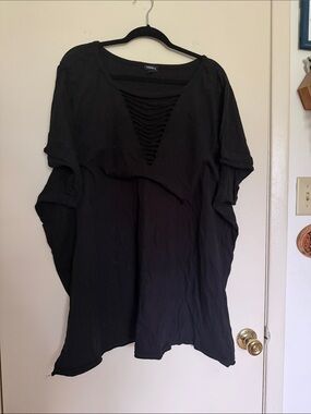 torrid Black Short Sleeve Top with Ladder Cutout